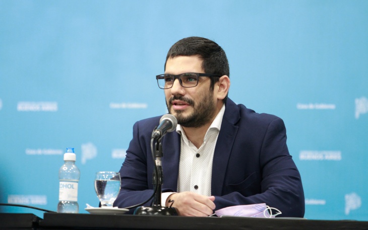 El titular del IOMA, Homero Giles, salió al cruce del Comité de crisis de La Plata, que amenazó con dejar de atender a los afiliados que no sean de la capital bonaerense.