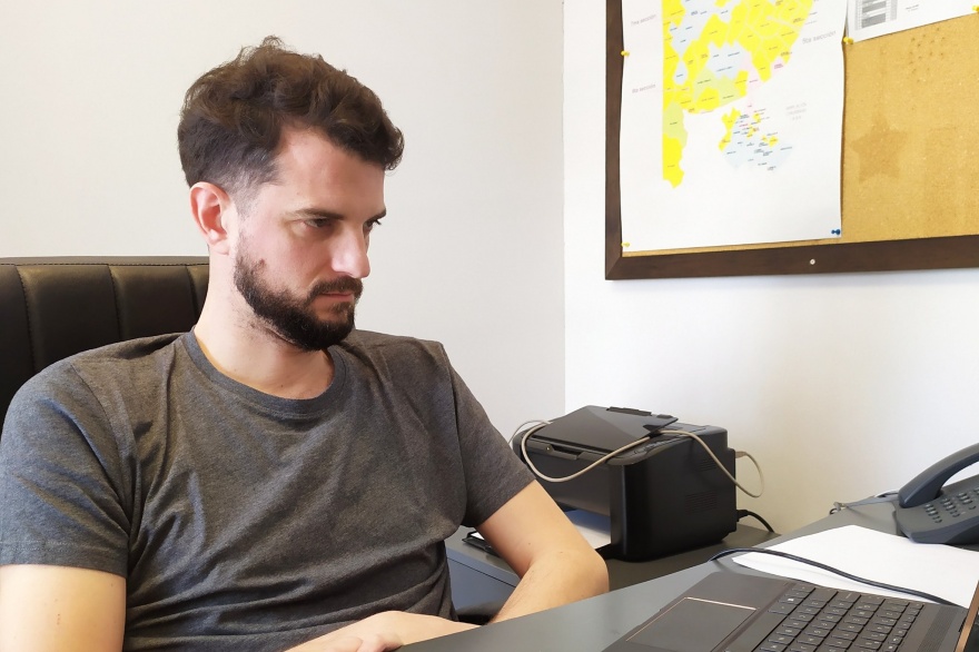 El diputado de Juntos, Juan Carrara, denunció que el municipio de Pilar todavía no se solidarizó