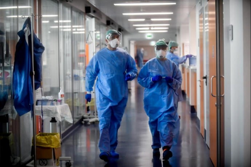 La decisión del Gobierno bonaerense se debe a la alta tasa de contagios en el personal de salud