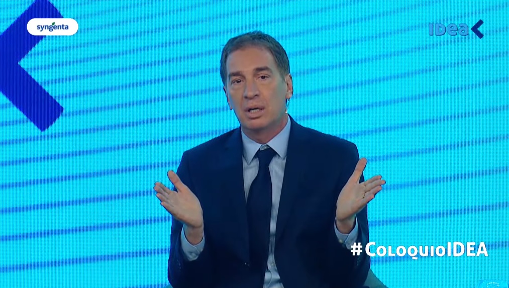 Diego Santilli responde en el Coloquio de Idea a cómo generar empleo. 