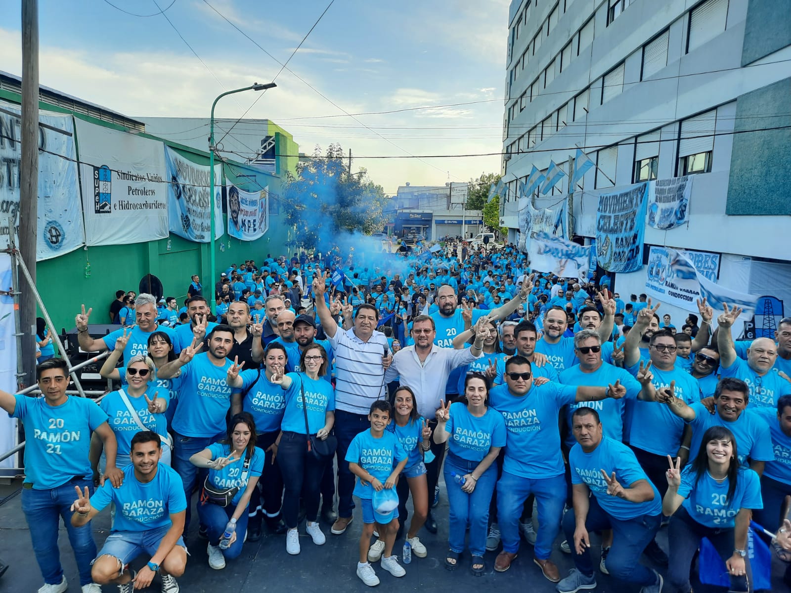 Imagenes del multitudinario acto en el SUPeH Ensenada.