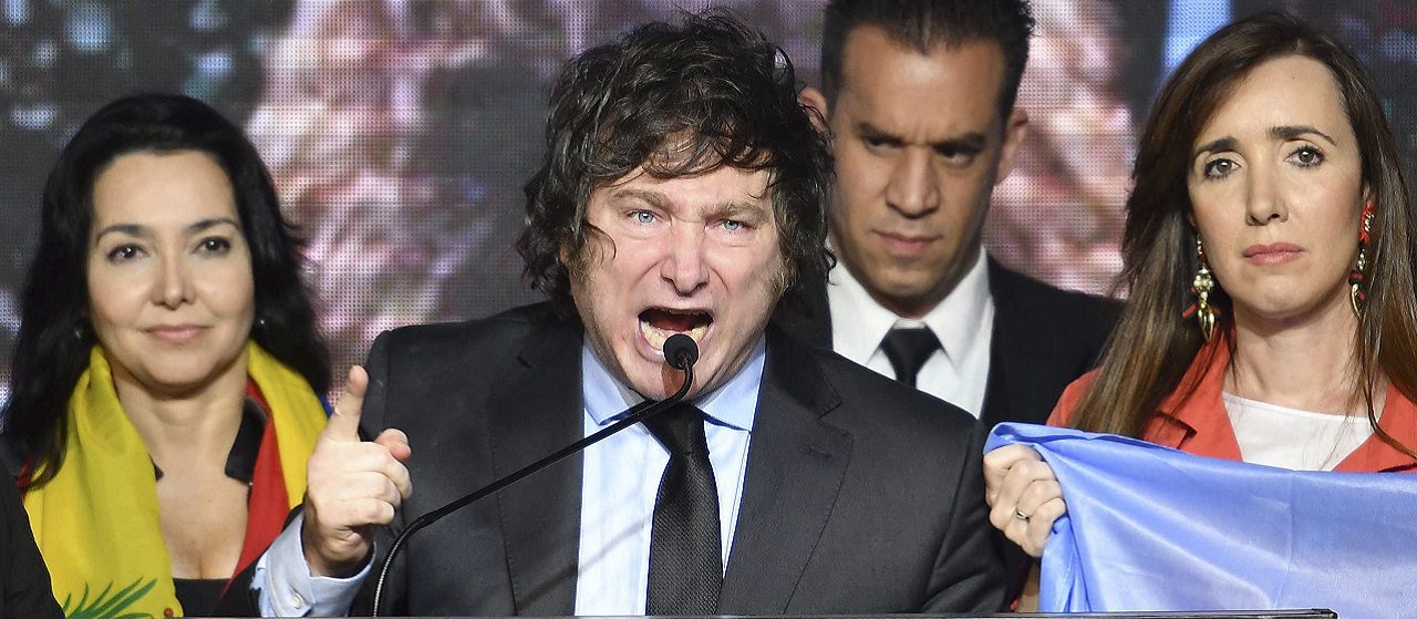 El diputado electo, Javier Milei se vacunó para poder viajar al exterior, según informaron. 