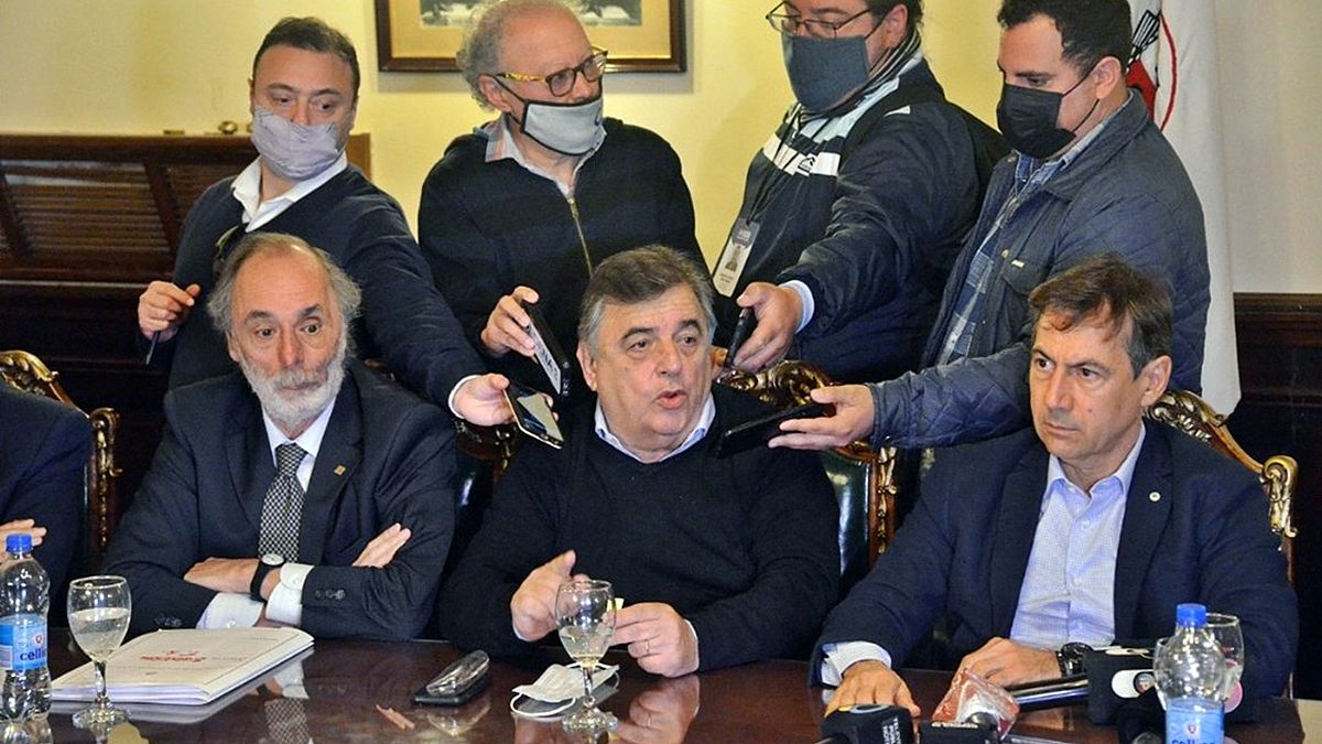 Los presidentes de bloques de diputados y senadores de Juntos por el Cambio (JxC) brindaron una conferencia de prensa en rechazo al debatir el tema en una sola reunión.