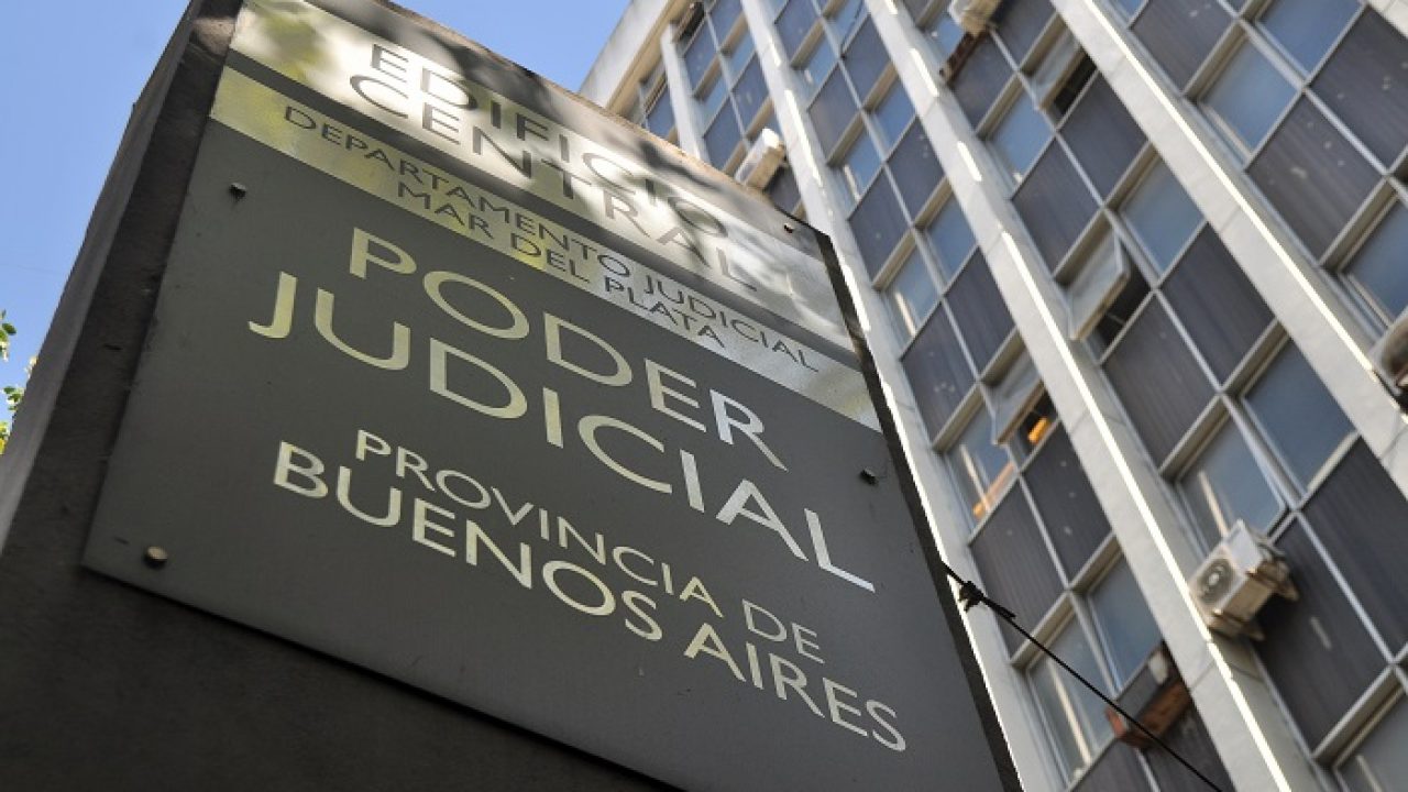 Los trabajadores enrolados en la AJB reclaman el adelantamiento de la reapertura de la paritaria judiciales bonaerenses.