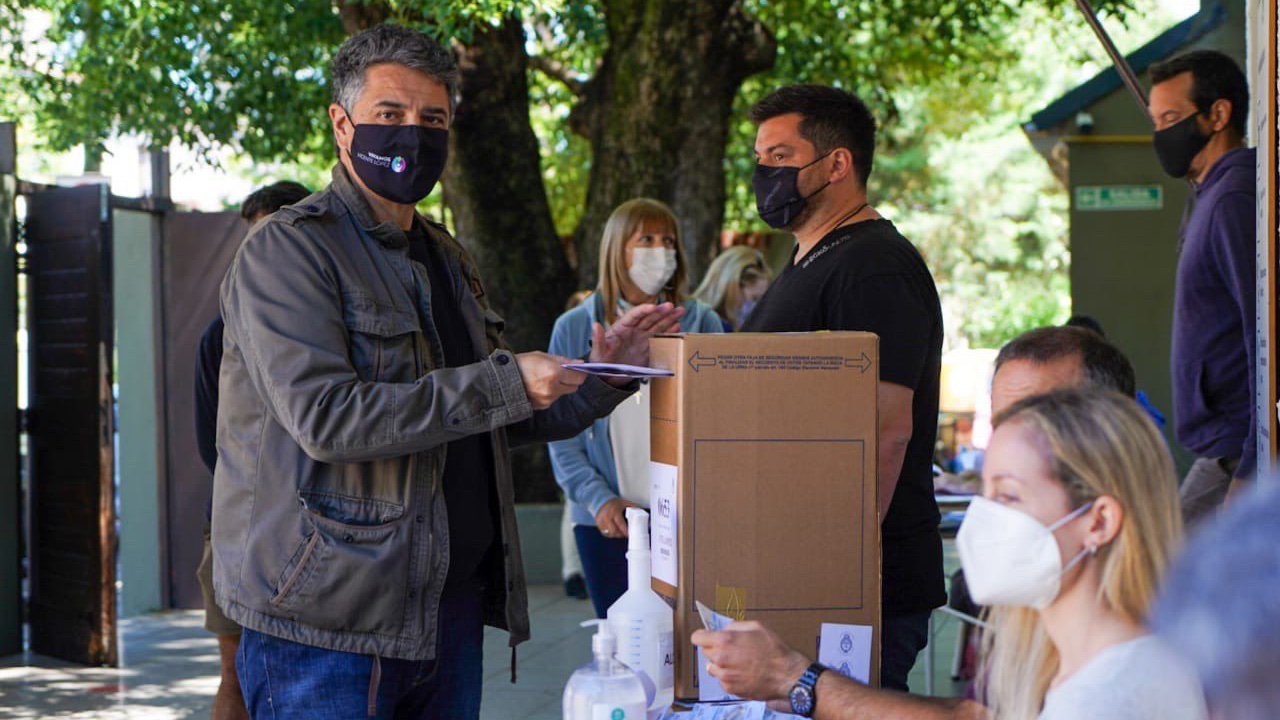 Elecciones 2021. Jorge Macri votó en el colegio de Olivos. 