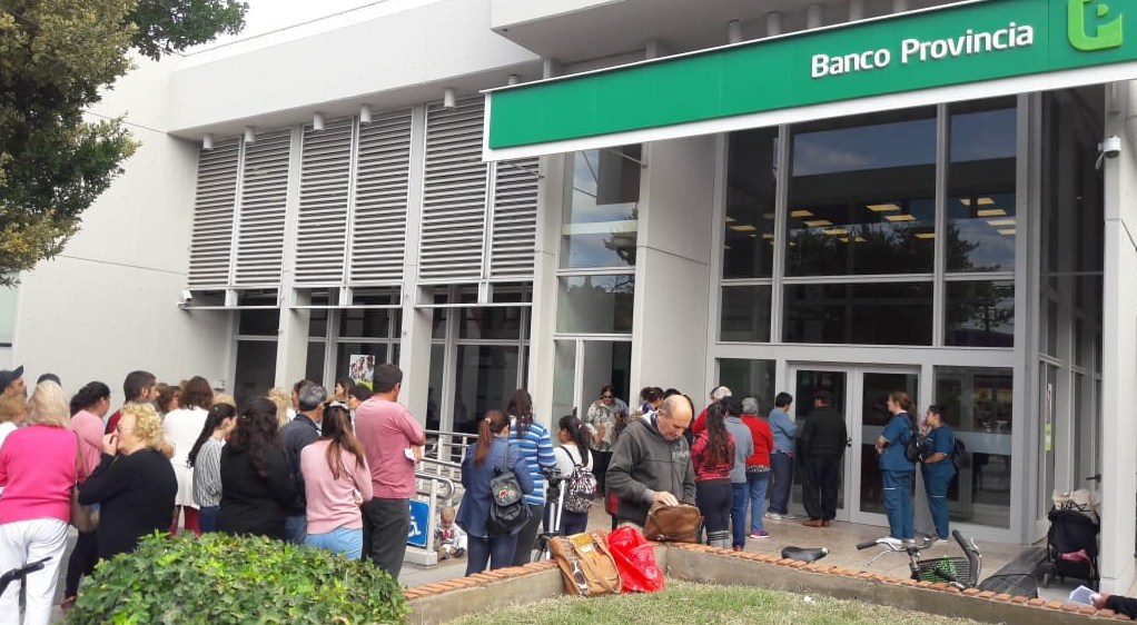 Bancos sin turnos volverán a funcionar a partir del lunes. 