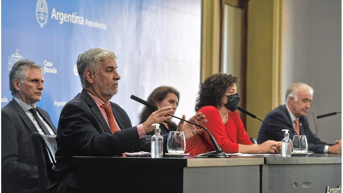 Feletti compartió una conferencia de prensa con la ministra de Salud, Carla Vizzotti