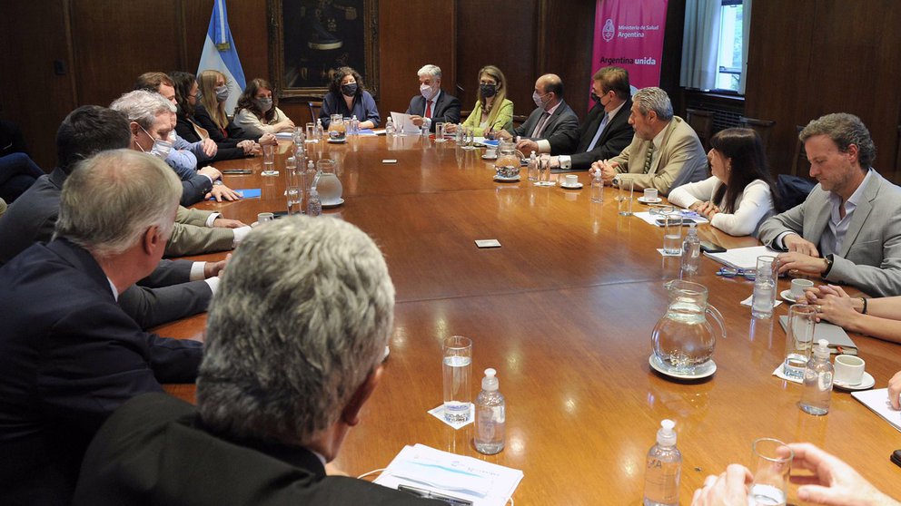 La reunión con los laboratorios por los precios de medicamentos se realizó en el Ministerio de Salud.