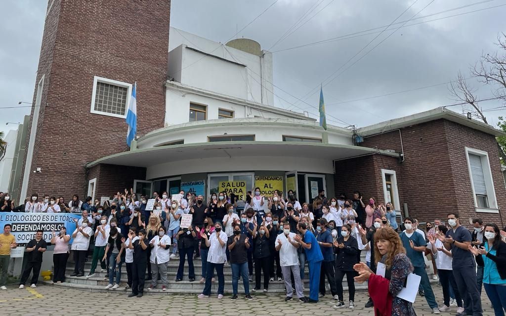 Los trabajadores del Instituto Biológico rechazan que sea convertida en una Sociedad del Estado. Denuncian intimidaciones, falta de diálogo y abandono de la gestión Kicillof.
