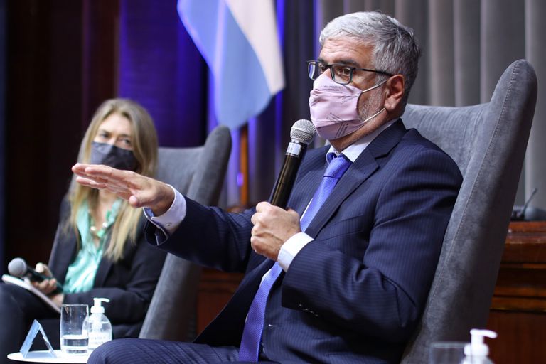 Feletti adelantó que seguirá "presionando" a las empresas para que cumplan con los precios congelados. 
