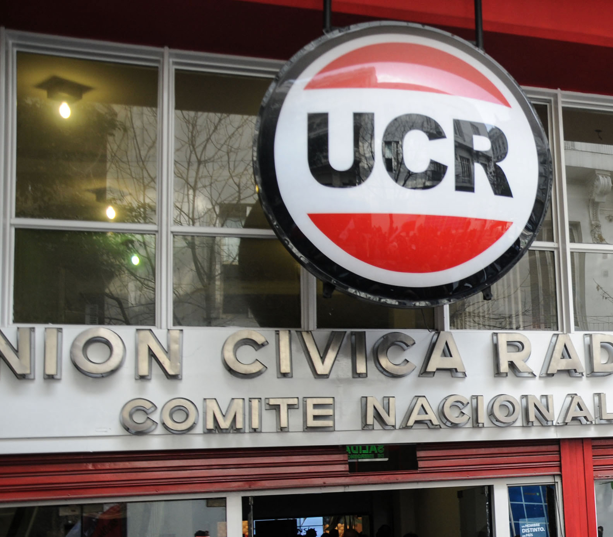 Las elecciones UCR se darán este mediodia en la sede historica del partido.