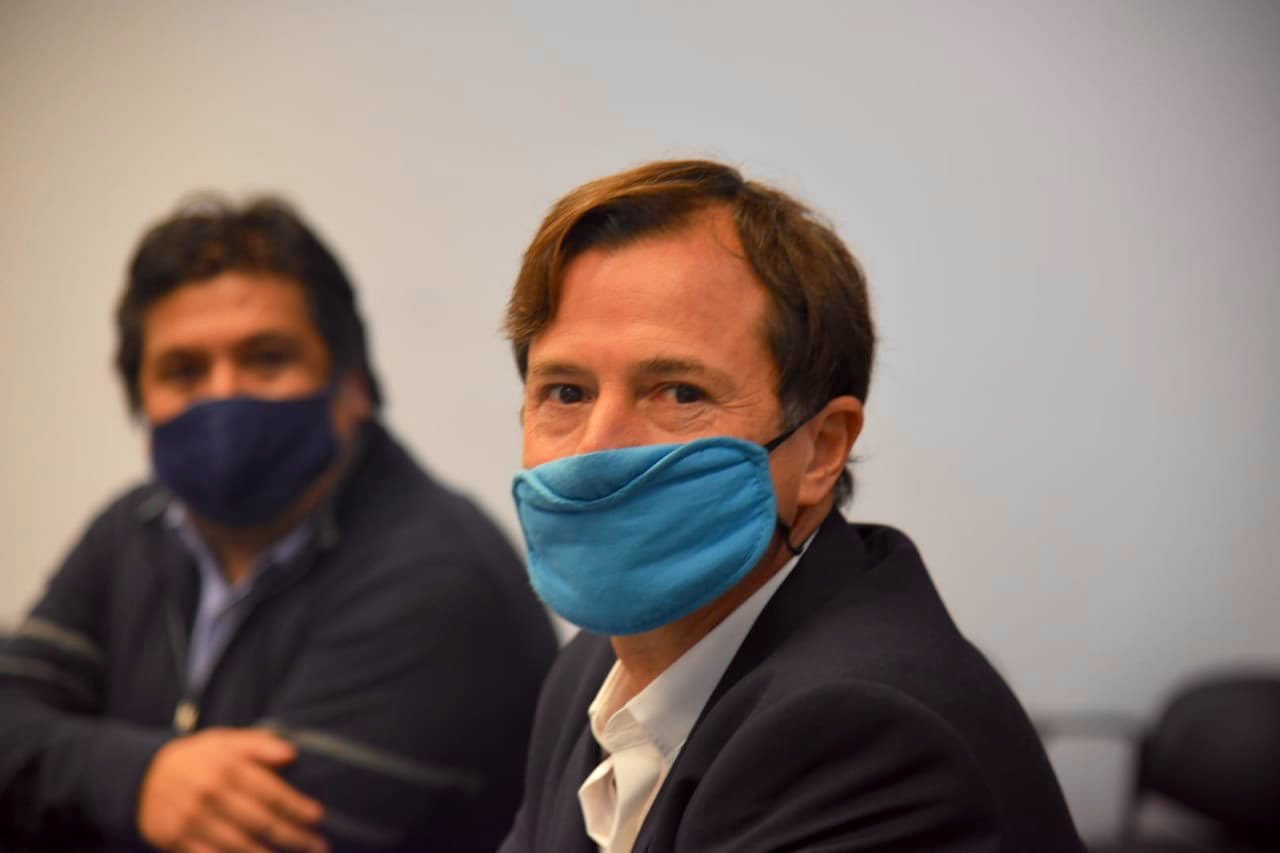 El diputado bonaerense de Juntos por el Cambio, Daniel Lipovetzky, exigió al Gobierno provincial explicaciones por demoras en centros de vacunación