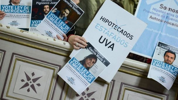 El gobernador Kicillof encabezó la celebración por el bicentenario de la Policía Bonaerense, le tomó juramento a tres mil nuevos efectivos y prometió duplicar la capacidad operativa de la fuerza.