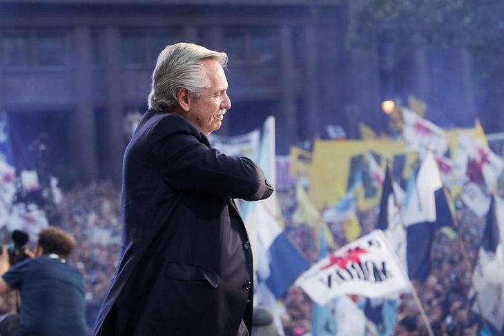  Alberto Fernández sostuvo en su alocución que con el FMI"no se negociará nada que signifique poner en riesgo el crecimiento y el desarrollo social" .