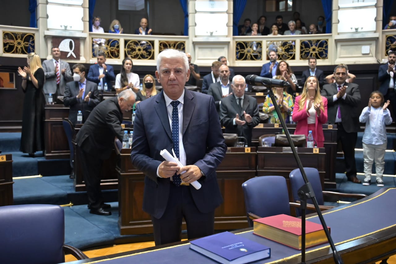 Alejandro Dichiara juró como diputado