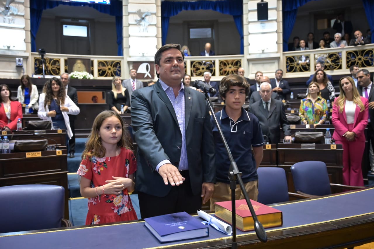 Emiliano Balbín juró como diputado