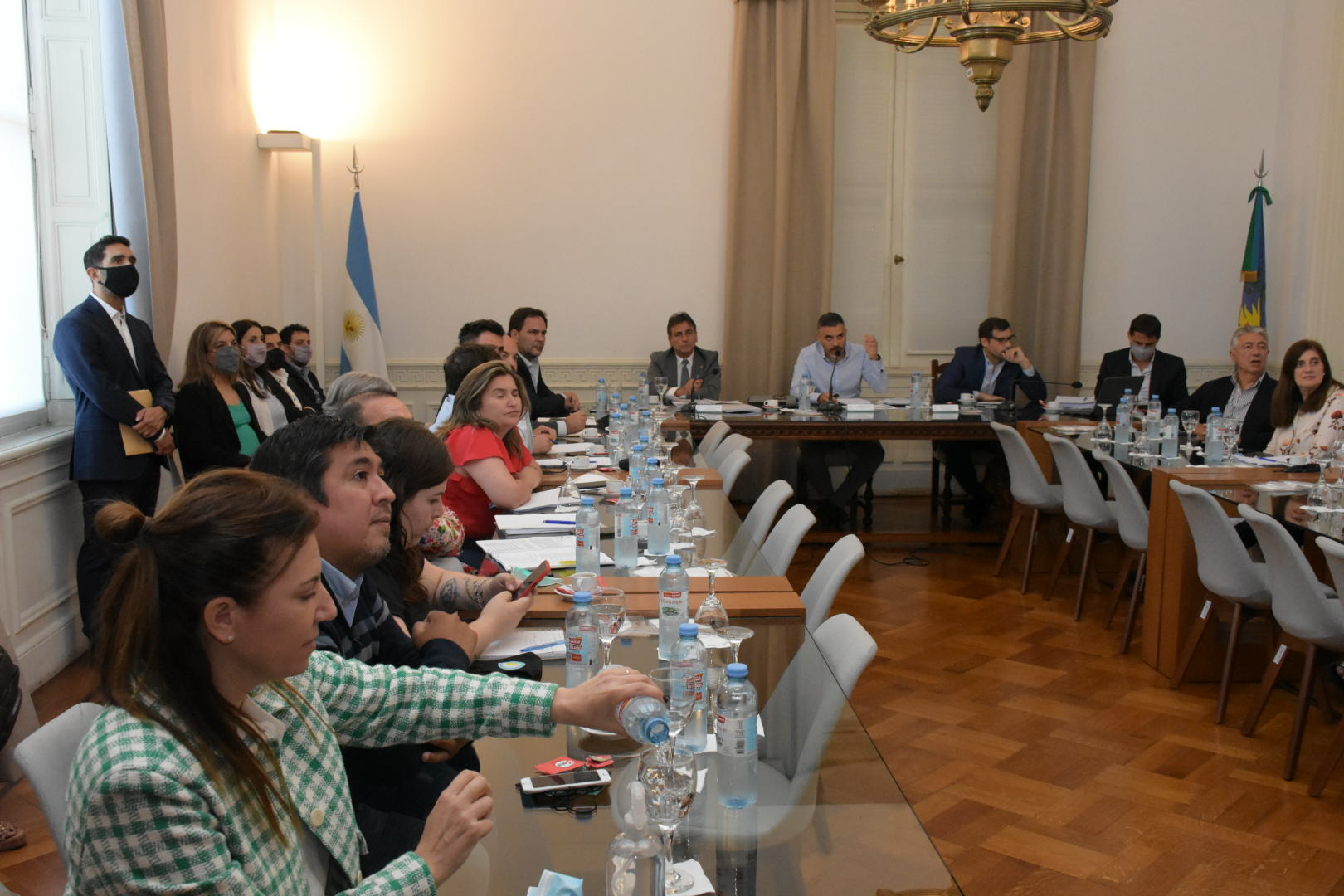 Cristian Girard durante su exposición express en la Legislatura bonaerense. 