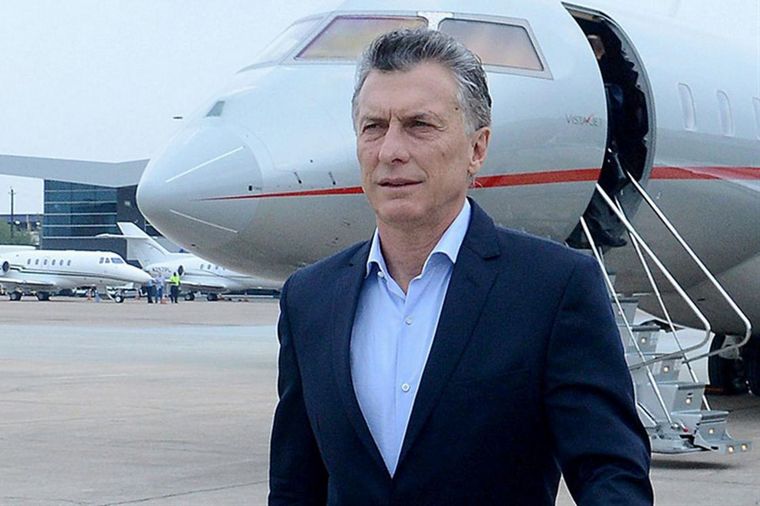 El expresidente Mauricio Macri será procesado y embargado cuando regrese de Chile. 