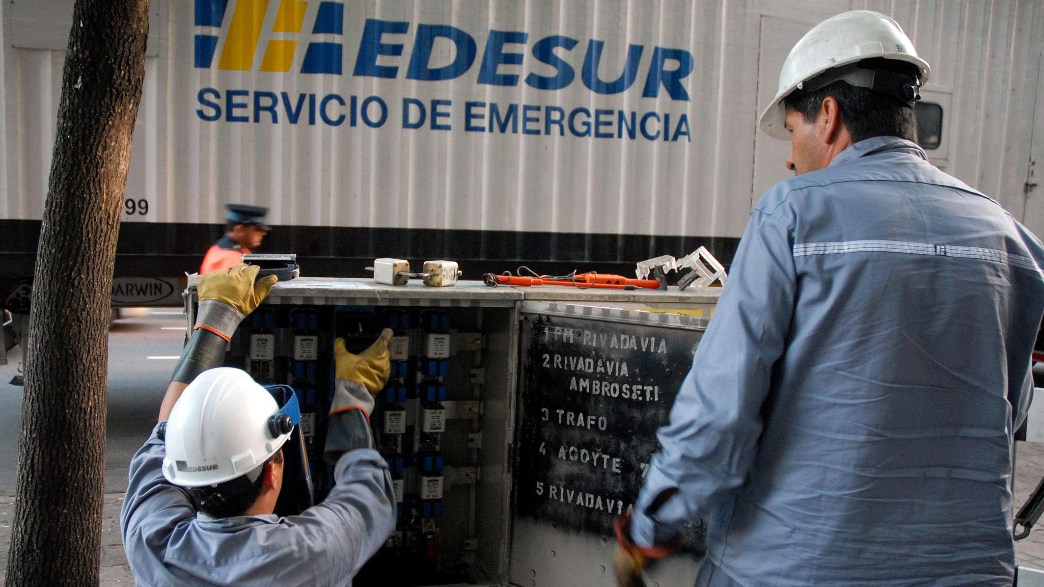 Más de 85.000 usuarios de la zona sur del AMBA sufrieron anoche cortes de energía eléctrica en el área de concesión de la distribuidora EDESUR.