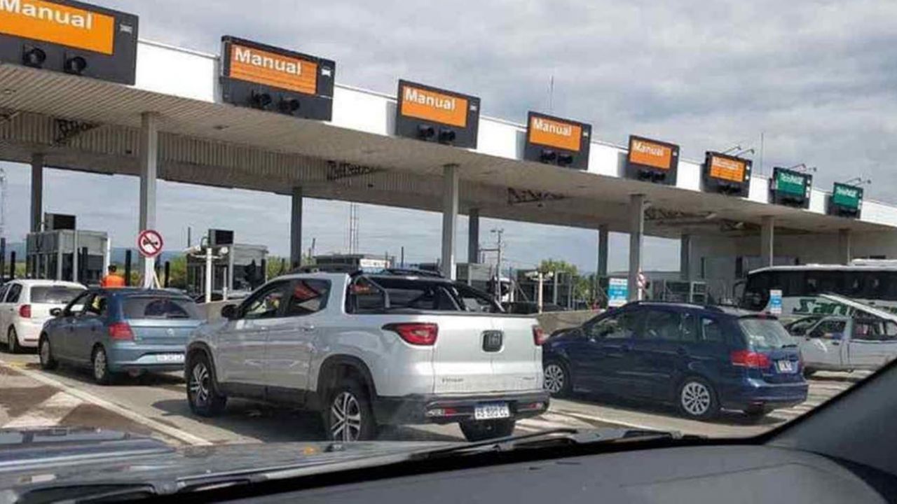 En el peaje de Samborombón se registró el mayor caudal vehicular, con el paso de 2.725 unidades entre las 8 hs. y las 9 hs.