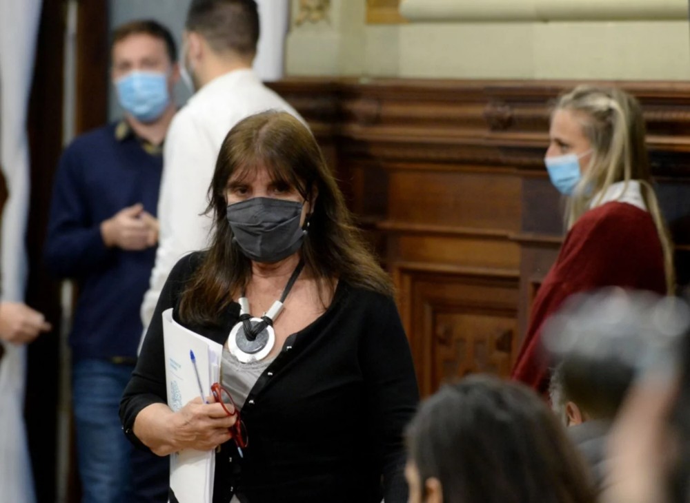 La jefa de bloque del Frente de Todos en el Senado bonaerense volvió a pedir que se avance en la destitución del Procurador, Julio Conte Grand. “Apelo al radicalismo a que tome conciencia”, sostuvo.