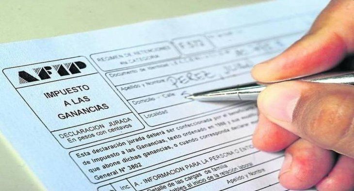 La AFIP actualizó el piso del impuesto a las Ganancias para salarios superiores a los 225.937 pesos.