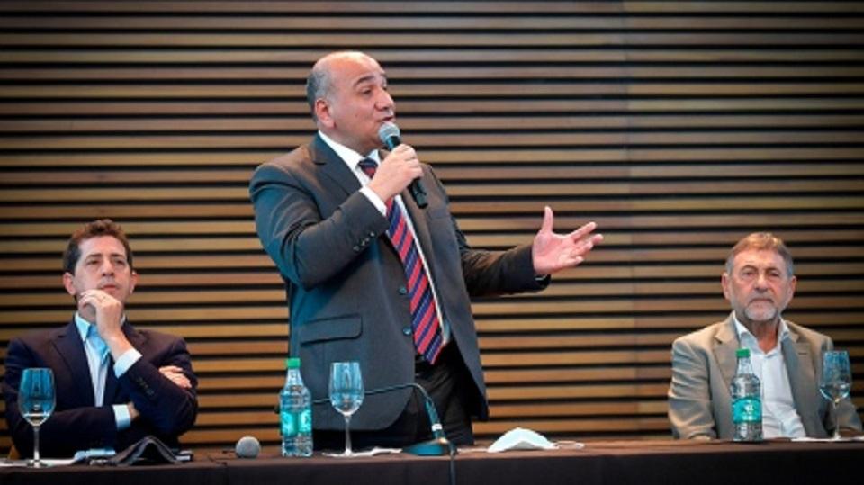 El jefe de Gabinete nacional, Manzur, sostuvo que la evaluación del FMI demostró que la deuda “puso en riesgo al país” y que el programa económico de Macri “fracasó”.