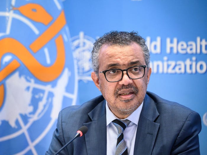 El director general de la OMS, Tedros Ghebreyesus, recalcó que a raíz de la nueva variante covid Ómicron “estamos muy preocupados”.