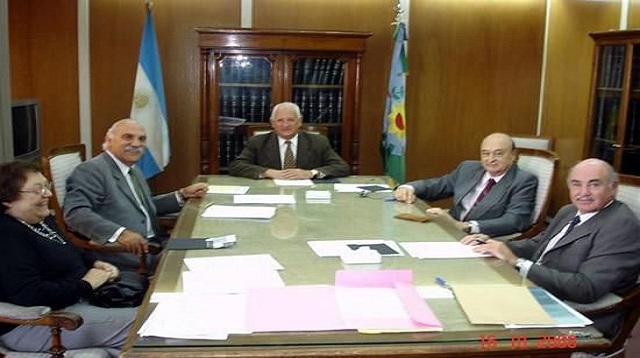  Luego de 35 años de gestión, Grinberg deja el Tribunal de Cuentas.