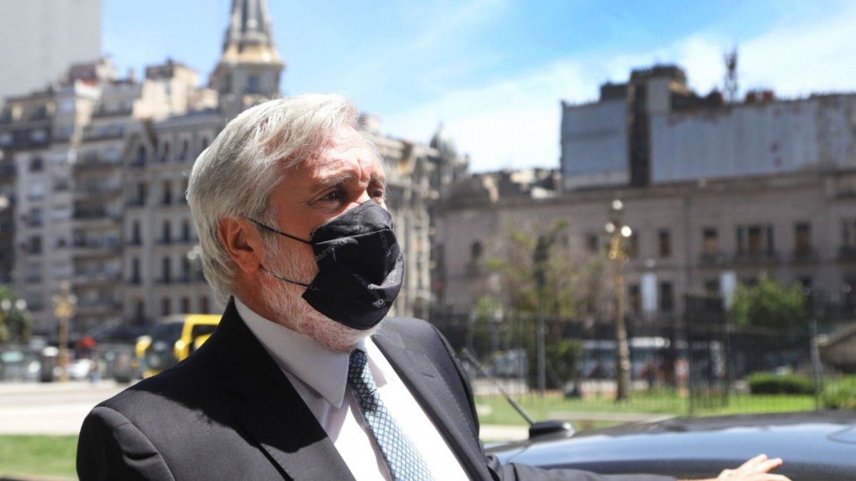 Conte Grand permaneció cerca de tres horas dentro del anexo del Senado nacional