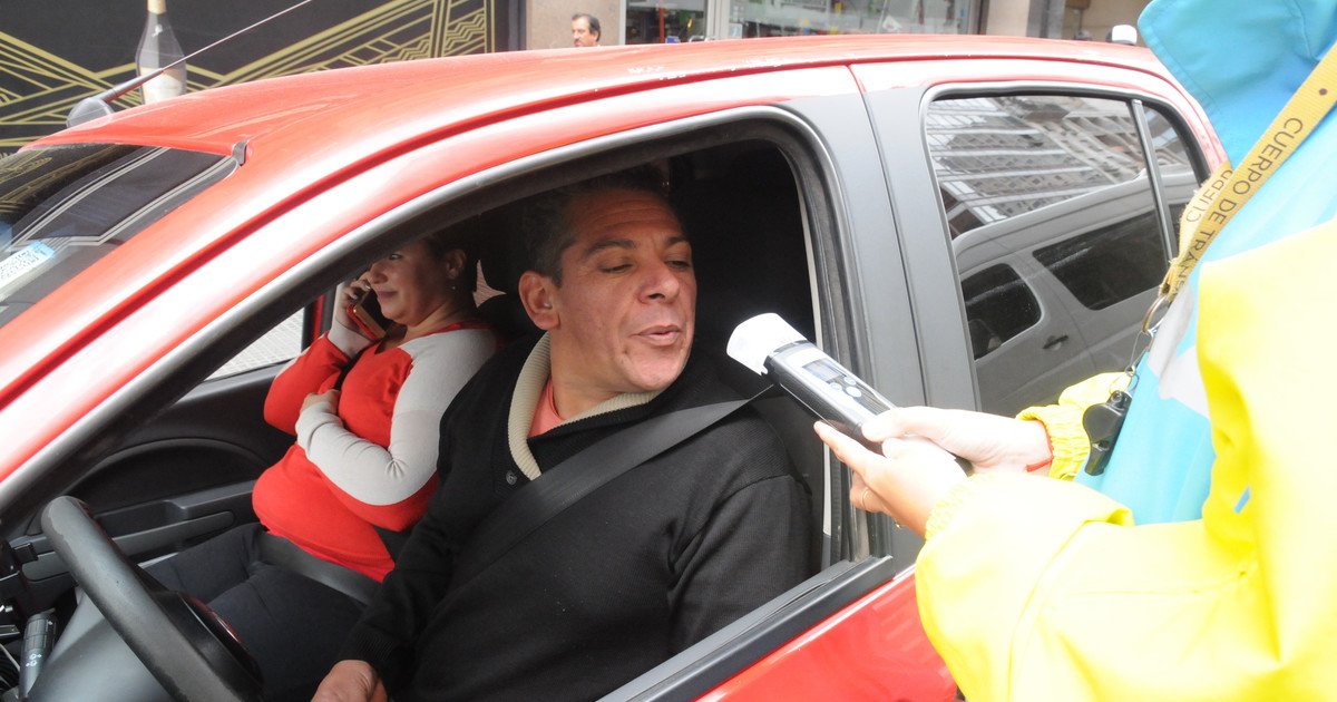 En autos particulares, se considera positivo cuando supera el límite de 500 mg de alcohol por litro de sangre.