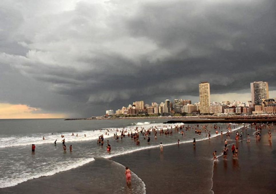 Alerta meteorológica por lluvias vientos y granizo en la costa bonaerense. 