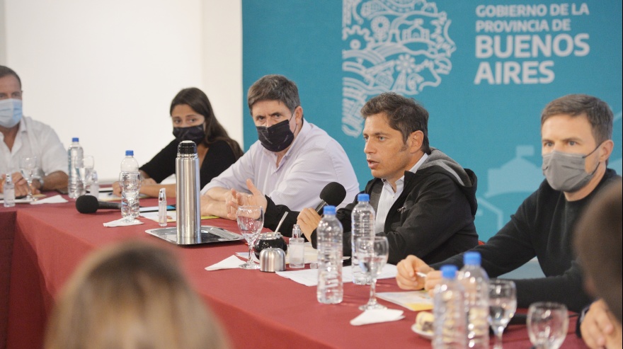 Kicillof junto a Costa y Gargaglione en San Cayetano