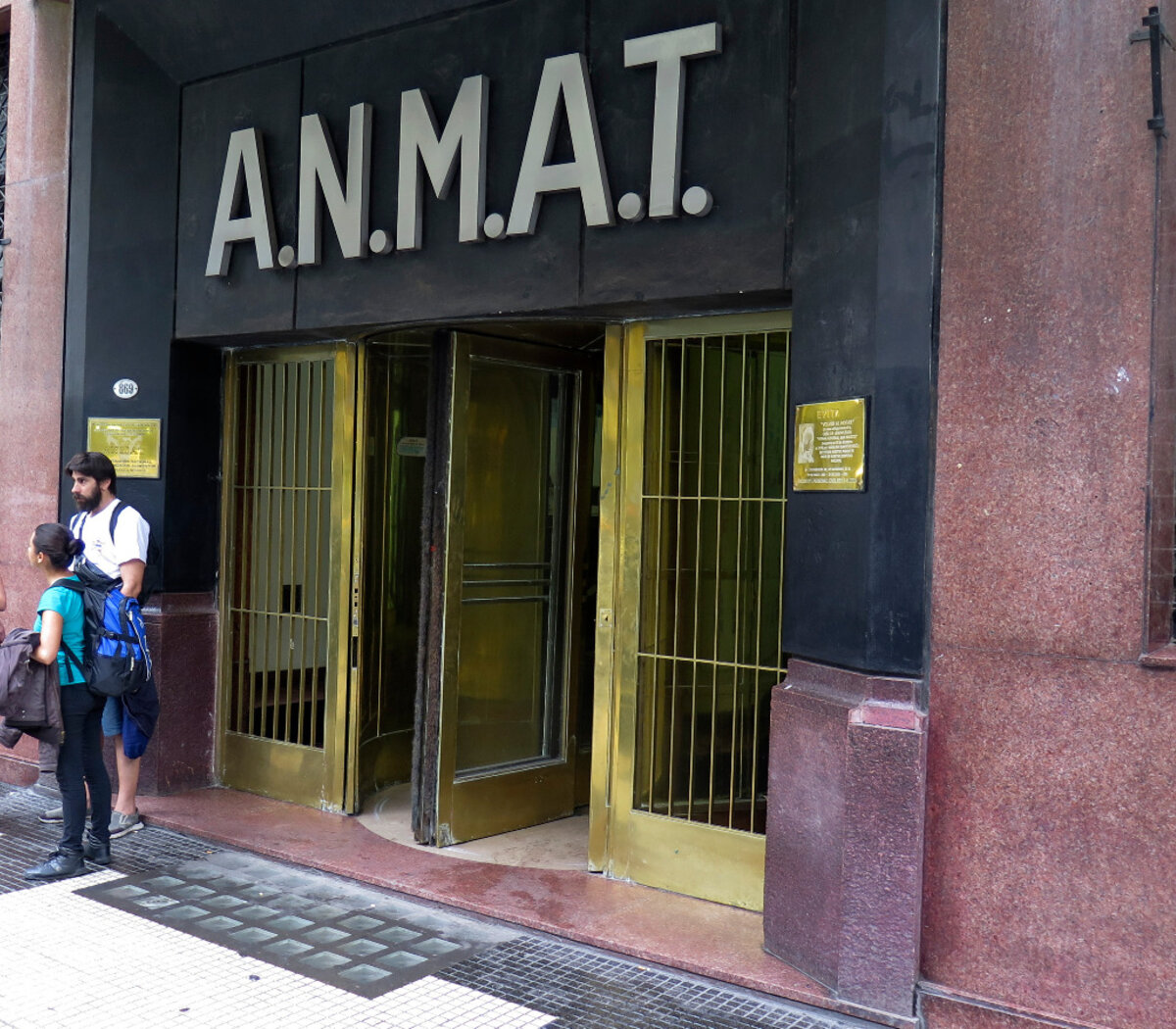 La Anmat aseguró que ninguna vacuda contra el covid contiene grafeno