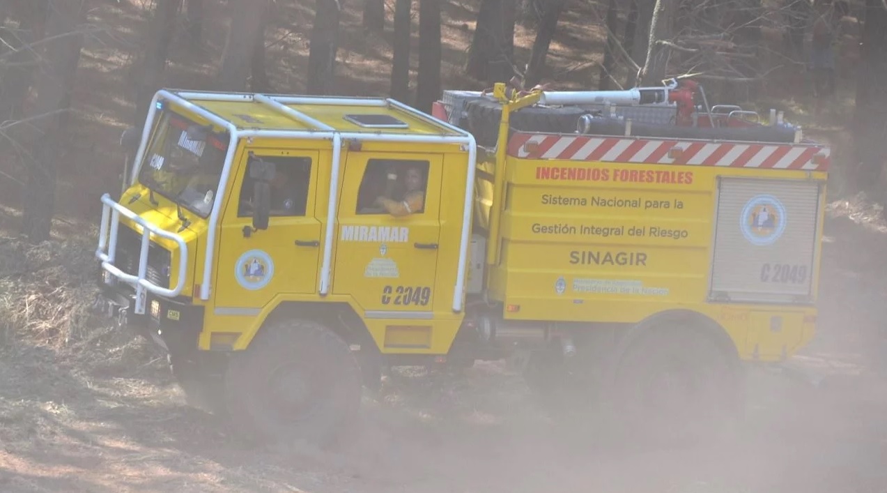Postales del incendio en Miramar.