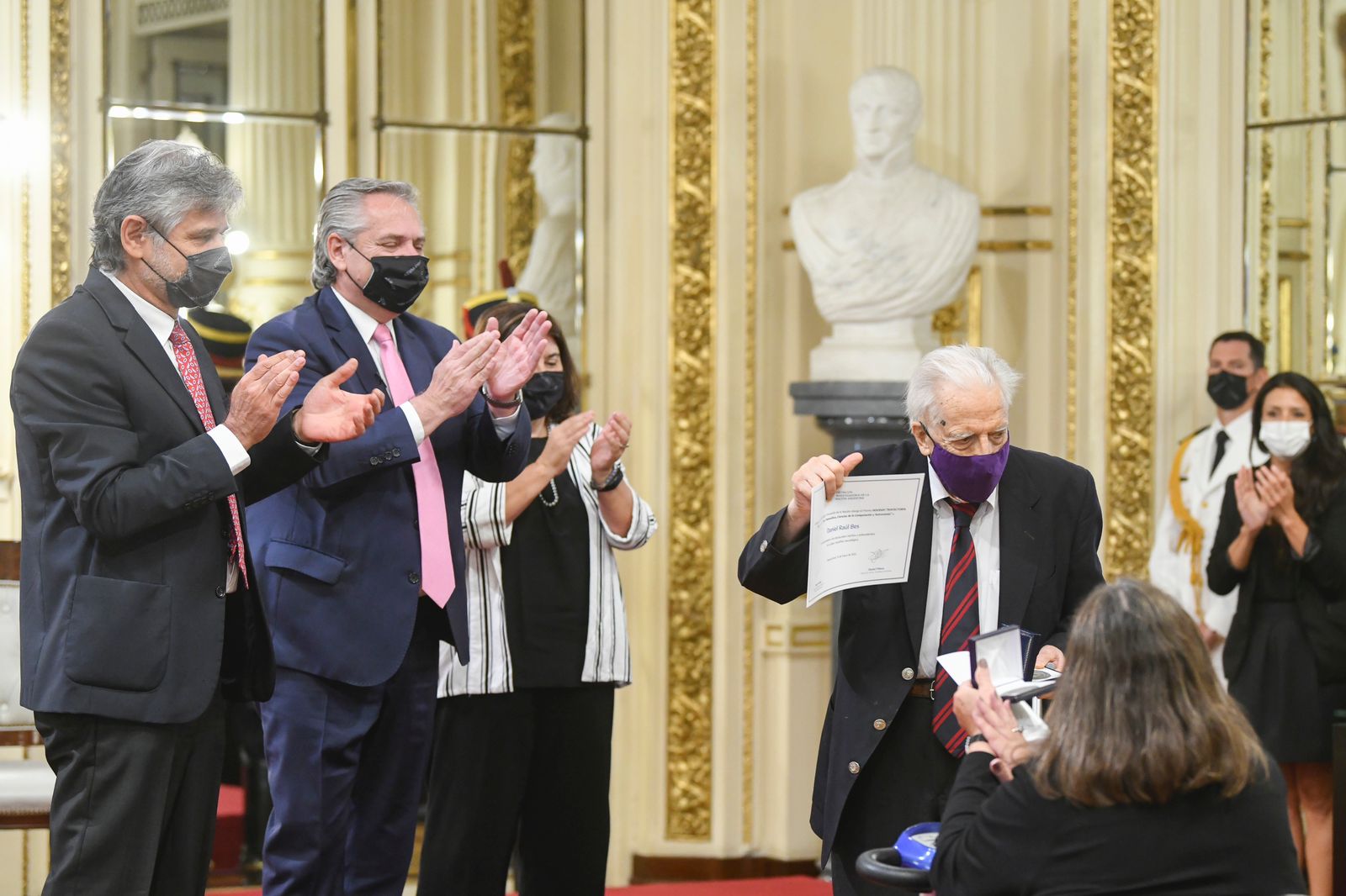 Alberto Fernández entregó los premios “Investigador de la Nación Argentina 2021” el “Houssay“, el “Houssay Trayectoria” y el “Jorge Sábato”