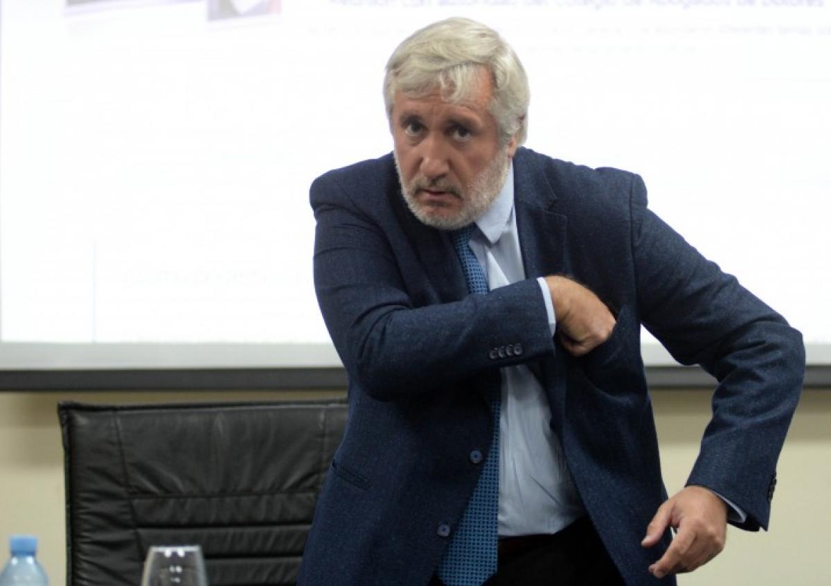 El bloque oficialista en el Congreso nacional sugirió que el procurador Conte Grand podría faltar a la convocatoria de la Bicameral de Inteligencia y que esa evasiva podría “pesar” sobre el pedido de juicio político que tramita en la Legislatura bonaerense.