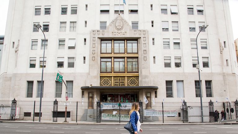Ginés González García: “Quizá cometí alguna estupidez al admitir que diez casos aparecieron en el ministerio de Salud”. 
