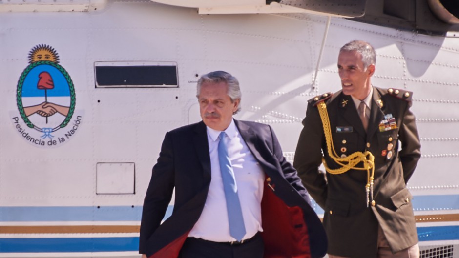 Alberto Fernández se reunirá junto con el gobernador de Corrientes, Gustavo Valdes, donde visitará las zonas afectadas y anunciará un paquete de fondos de ayuda financiera.