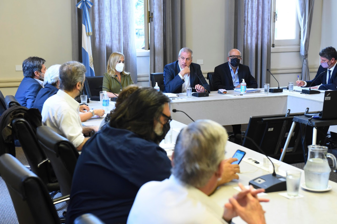 En la tercera reunión en busca de un acuerdo salarial para los trabajadores docentes, el Gobierno nacional propuso un aumento del 45,5%.