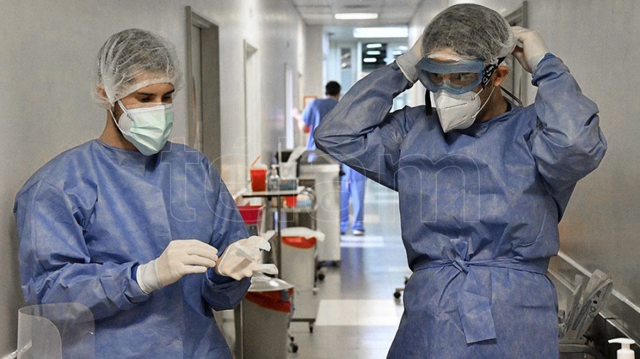 Médicos bonaerenses reclaman una propuesta salarial que contemple la sobrecarga laboral y denuncian despidos en el hospital de Cañuelas. 