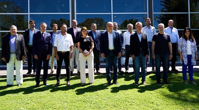 La Mesa Nacional de Jutnos por el Cambio se reunió ayer para acordar una agenda comun