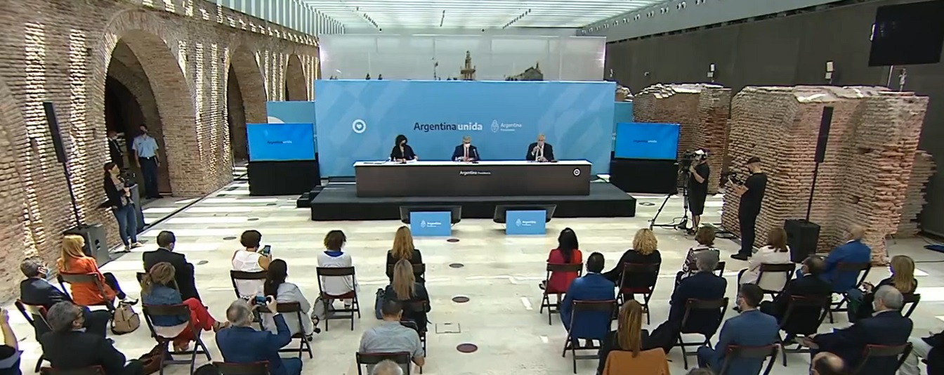 En el acto de presentación del protocolo para el inicio de clases participaron los 24 ministros de Educación del país