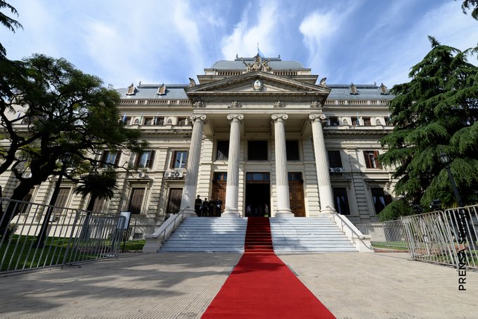 En la Legislatura bonaerense funcionan 74 comisiones permanentes. 