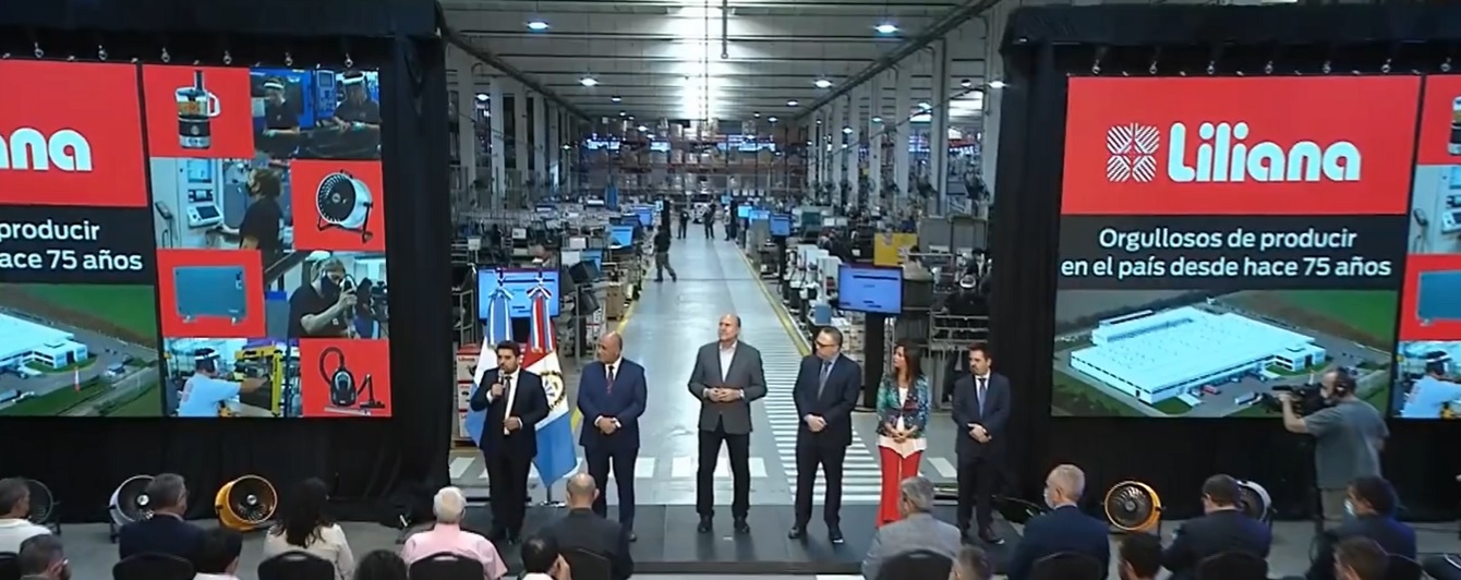 Manzur estuvo acompañado por el gobernador de Santa Fe, Omar Perotti y el ministro de Desarrollo Productivo, Matías Kulfas