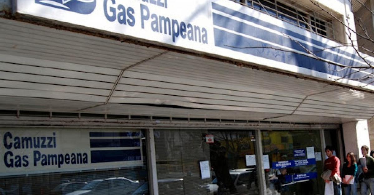 El diputado platense, Ariel Archanco, denuncio el cierre definitivo de la sede de Camuzzi de calle 7 entre 57 y 58.