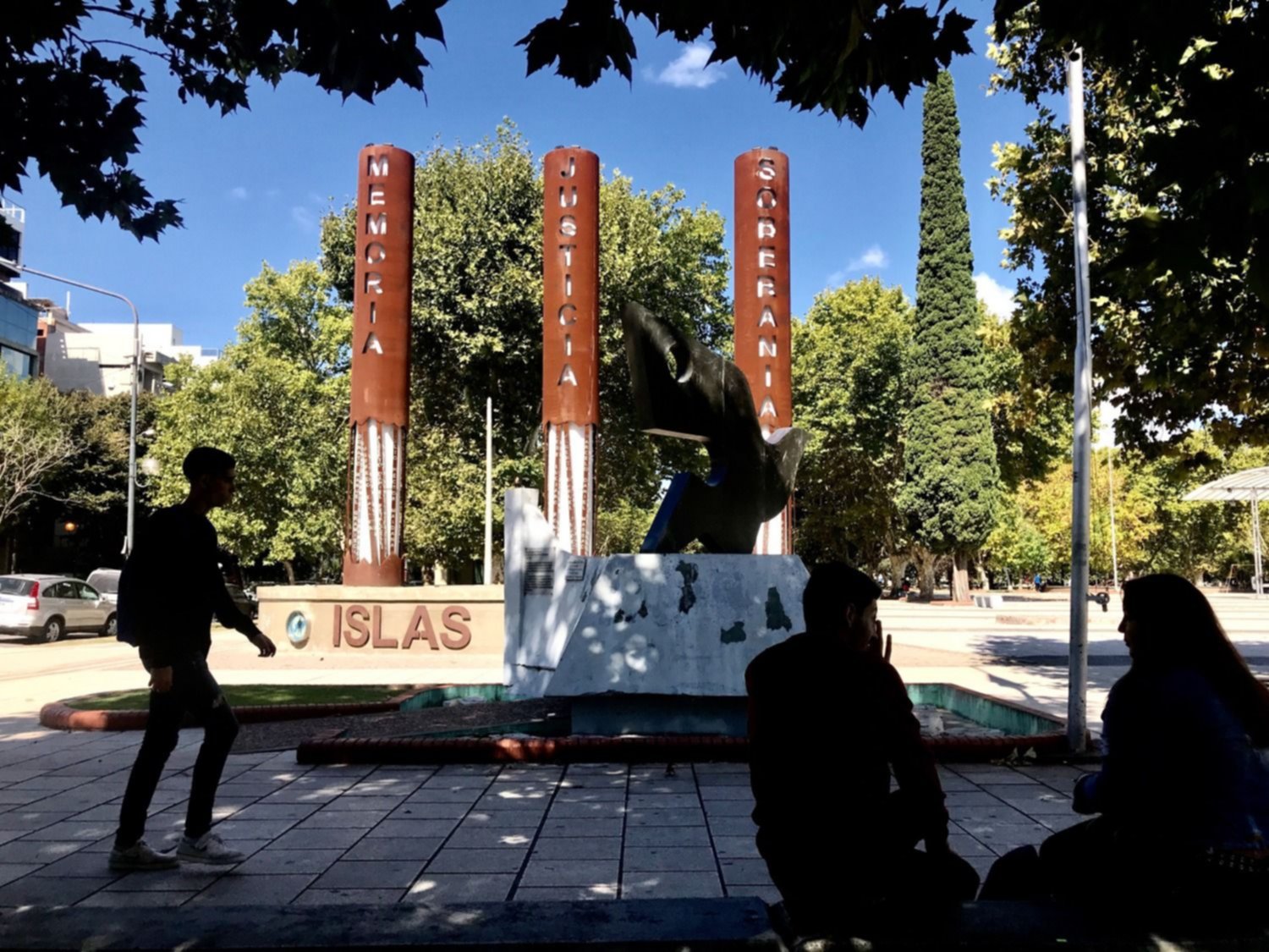 El Centro ExCombatientes C.E.C.I.M La Plata realizará el sábado un acto homenaje a los héroes caídos en la guerra en Plaza Malvinas.