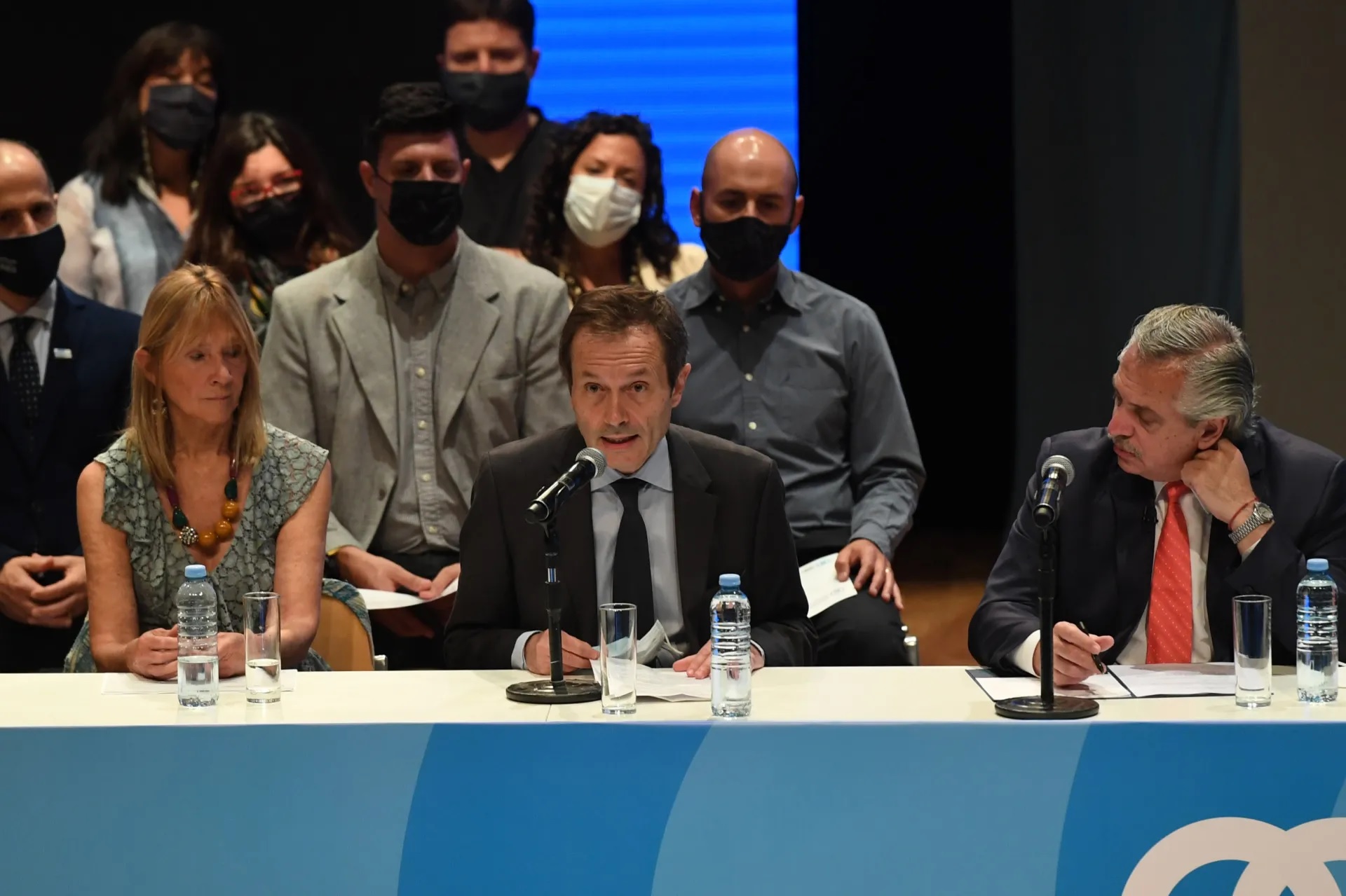 Gustavo Beliz adelantó que trabajan con 40 universidades para pensar un buen uso de las redes sociales