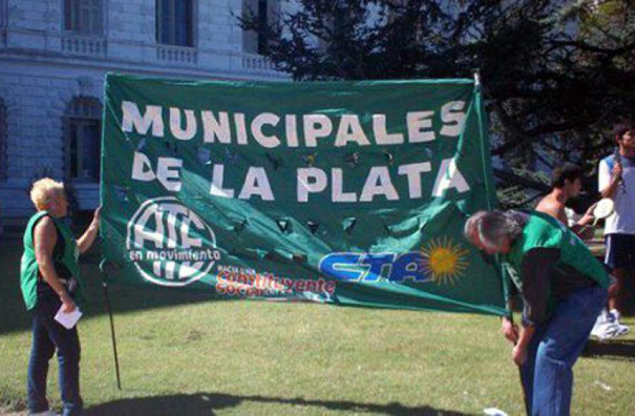 Trabajadores municipales de La Plata lograron un aumento salarial del 47% en tres tramos.