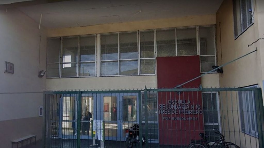 Desde el área de Educación bonaerense detallaron que el docente denunciado “fue apartado de su cargo".